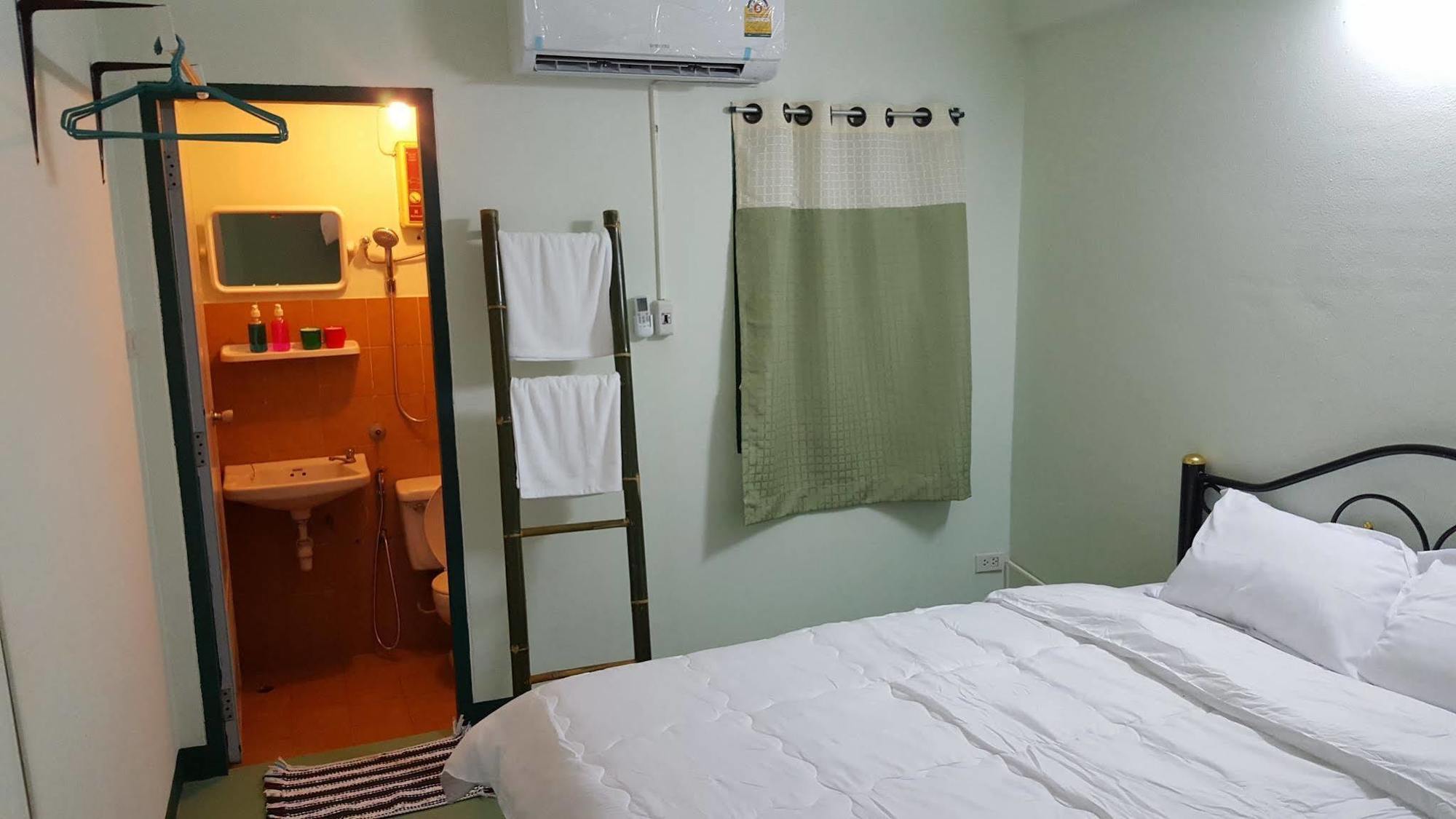 Thailand Guest House Chiang Mai Bagian luar foto